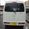 daihatsu-hijet-van-2017-2940-car_46e5f917-0427-454c-92bd-e654560422ce