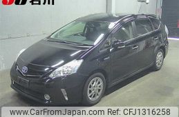 toyota prius-α 2014 CFJ1316258