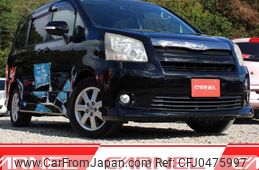 toyota noah 2008 T10851