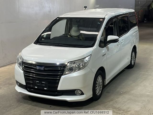 toyota noah 2015 CFJ1698512 image 1