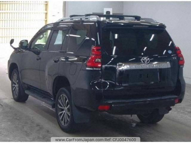 toyota land-cruiser-prado 2018 quick_quick_CBA-TRJ150W_0083083 image 2