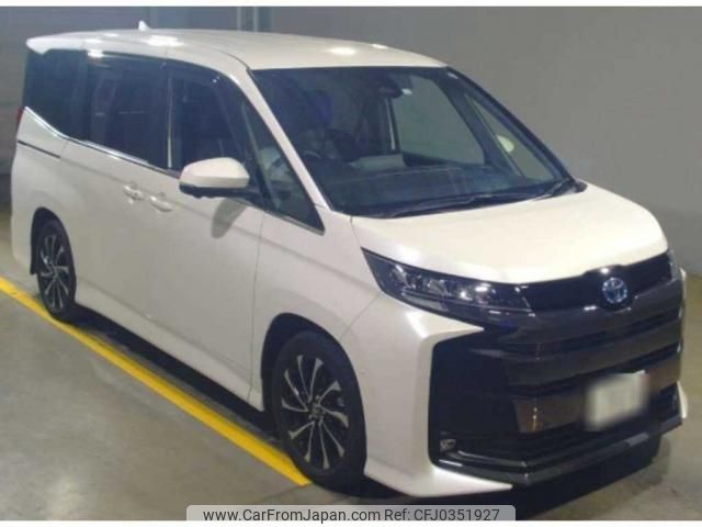 toyota noah 2022 quick_quick_6AA-ZWR90W_ZWR90-0019081 image 1