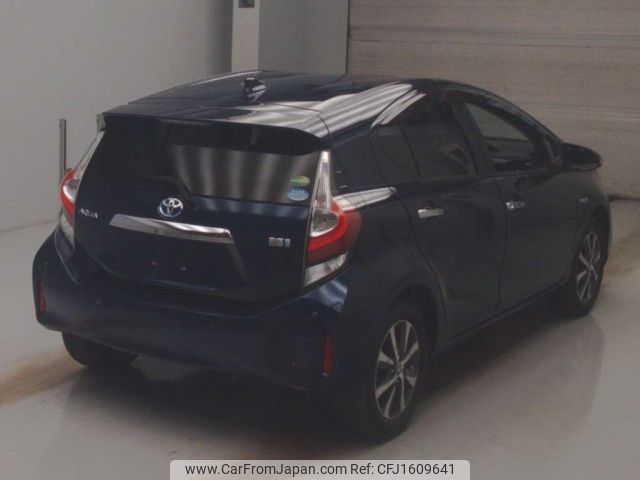 toyota aqua 2018 CFJ1609641 image 2