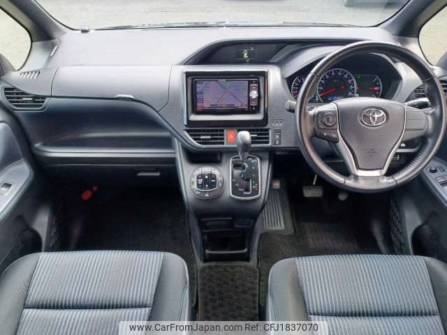toyota noah 2015 CFJ1837070 image 2