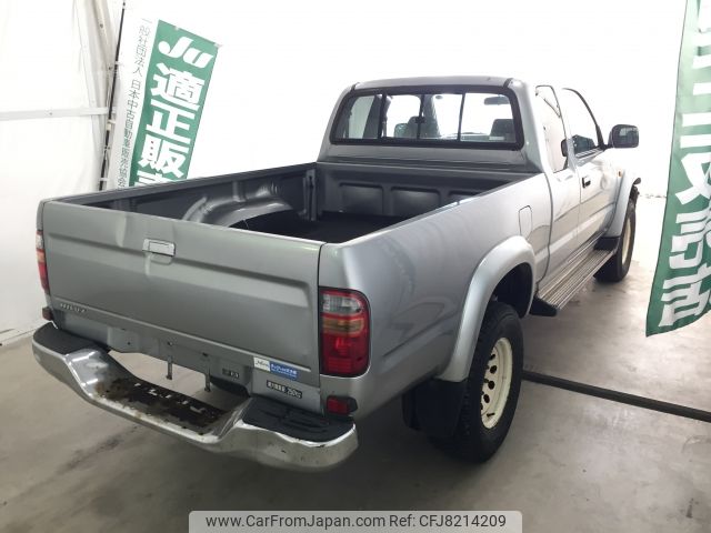 toyota hilux 2002 CFJ8214209 image 2