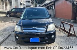 toyota noah 2002 -TOYOTA--Noah TA-AZR60G--AZR60-0106121---TOYOTA--Noah TA-AZR60G--AZR60-0106121-