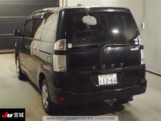 toyota voxy 2005 TE1868 image 1