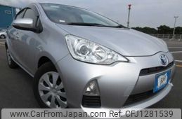 toyota aqua 2014 646828-Y2025060072F-21