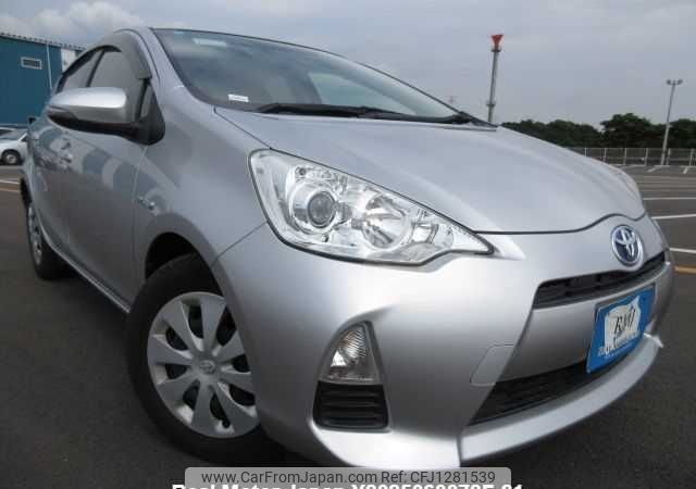 toyota aqua 2014 646828-Y2025060072F-21 image 1