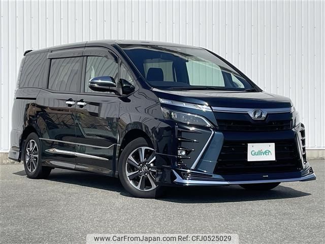 toyota voxy 2019 -TOYOTA--Voxy DBA-ZRR80W--ZRR80-0501068---TOYOTA--Voxy DBA-ZRR80W--ZRR80-0501068- image 1