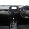 toyota c-hr 2017 REALMOTOR_N9024090058F-90 image 10