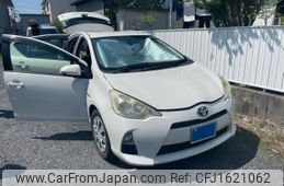 toyota aqua 2012 CFJ1621062