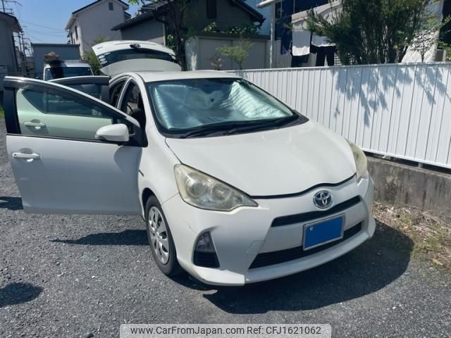 toyota aqua 2012 CFJ1621062 image 1