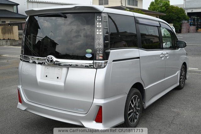 toyota voxy 2014 CFJ1811713 image 2