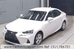 lexus is 2019 CFJ1786701