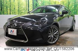 lexus is 2019 CFJ1582206