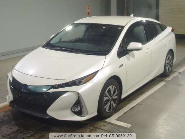 toyota prius-phv 2019 -TOYOTA--Prius PHV DLA-ZVW52--ZVW52-3119879---TOYOTA--Prius PHV DLA-ZVW52--ZVW52-3119879- image 1