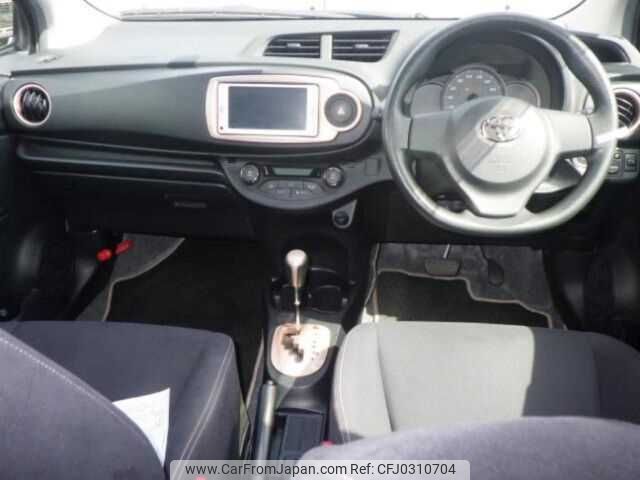 toyota vitz 2013 TE3736 image 2