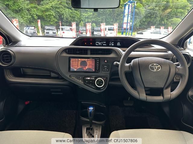 toyota aqua 2018 CFJ1507806 image 2