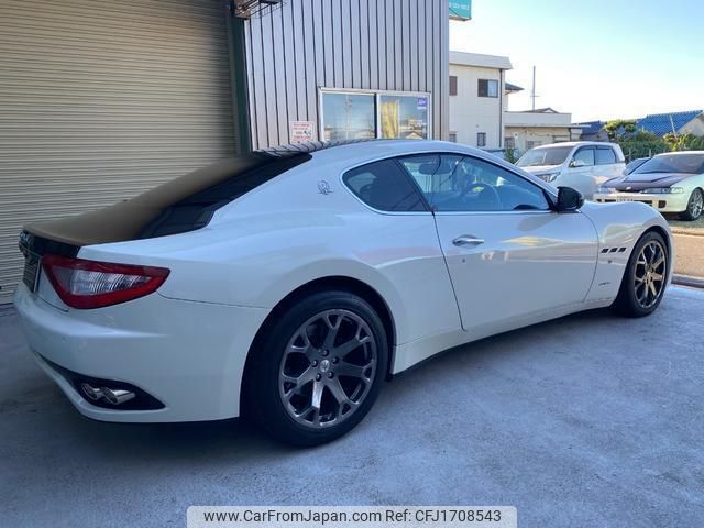 maserati granturismo 2008 CFJ1708543 image 2