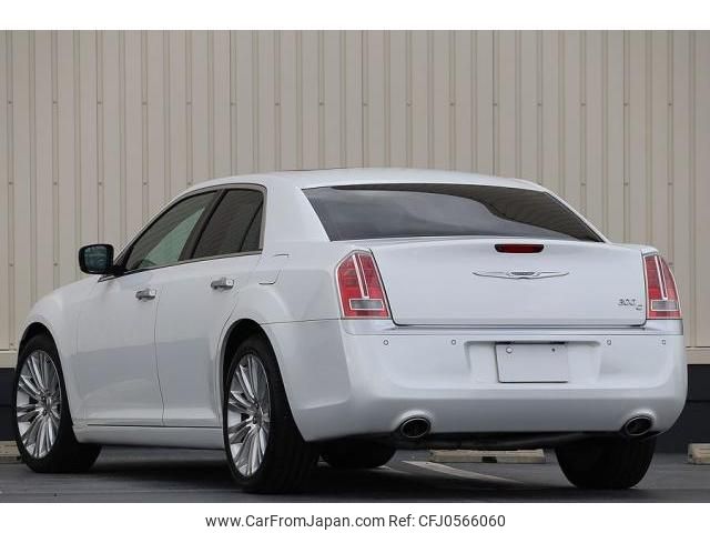 chrysler 300 2014 quick_quick_ABA-LX36_2C3CCAVG0DH681752 image 2