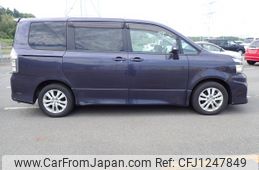 toyota voxy 2010 NIKYO_PJ93479