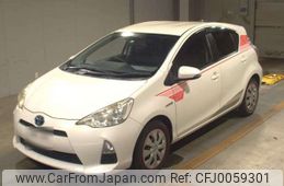 toyota aqua 2013 -TOYOTA--AQUA DAA-NHP10--NHP10-2215289---TOYOTA--AQUA DAA-NHP10--NHP10-2215289-