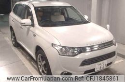 mitsubishi outlander-phev 2013 CFJ1845861