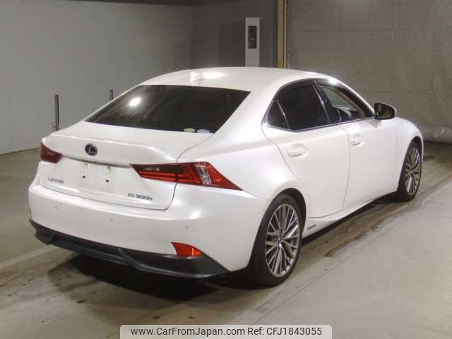 lexus is 2014 CFJ1843055 image 2