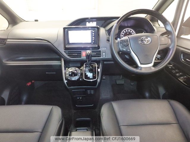 toyota esquire 2018 CFJ1600669 image 2