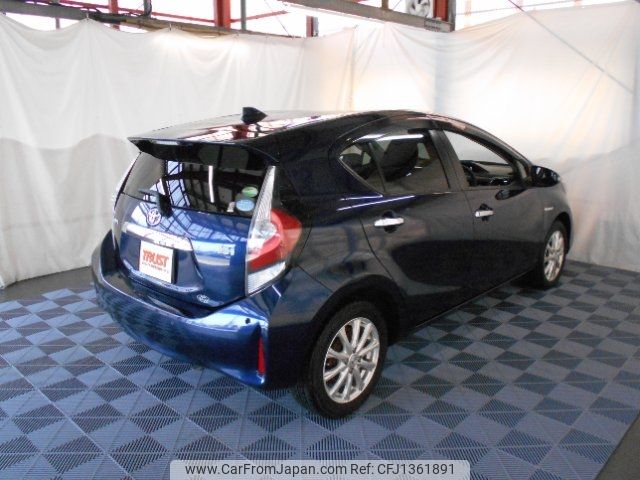 toyota aqua 2019 CFJ1361891 image 2
