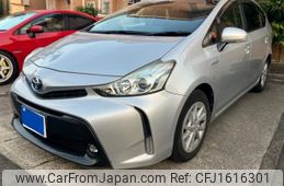 toyota prius-α 2017 CFJ1616301