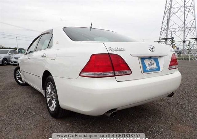 toyota crown 2005 CFJ1818767 image 2