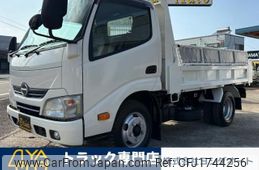 hino dutro 2014 CFJ1744256