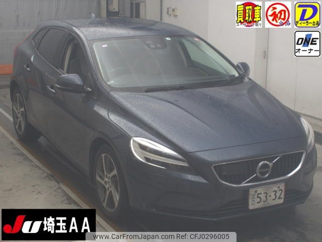 volvo v40 2017 -VOLVO--Volvo V40 MD4204T-J2457495---VOLVO--Volvo V40 MD4204T-J2457495- image 1