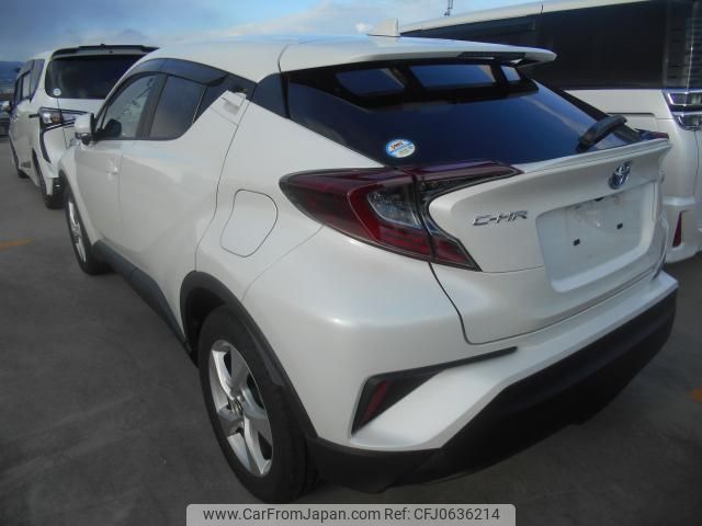 toyota c-hr 2018 quick_quick_DAA-ZYX10_ZYX10-2156407 image 2