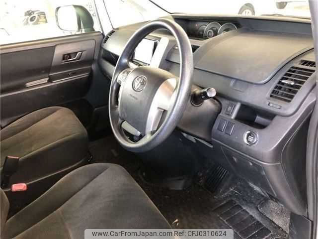 toyota voxy 2013 TE3816 image 2