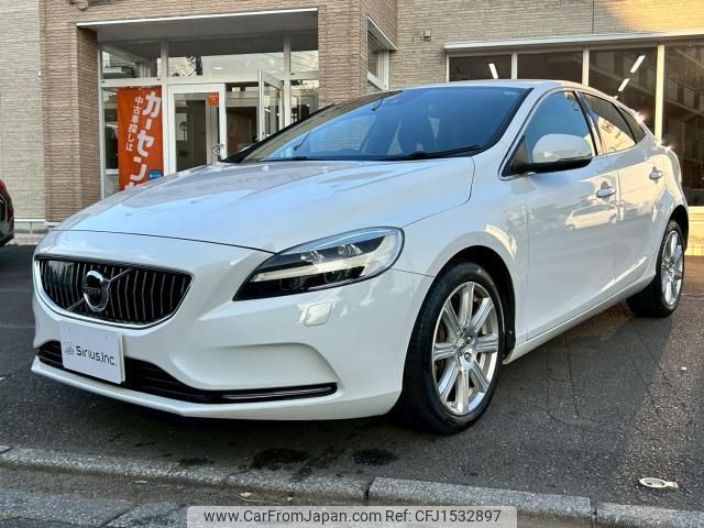 volvo v40 2016 CFJ1532897 image 1