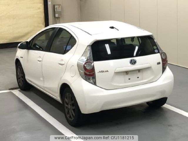 toyota aqua 2014 -TOYOTA--AQUA NHP10-6301680---TOYOTA--AQUA NHP10-6301680- image 2