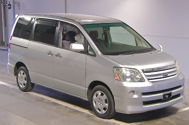 2006 Toyota Noah DBA-AZR65G 4WD - Car Price $2,070