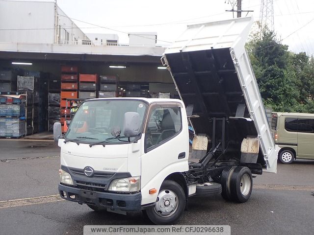 hino dutro 2011 24941803 image 1