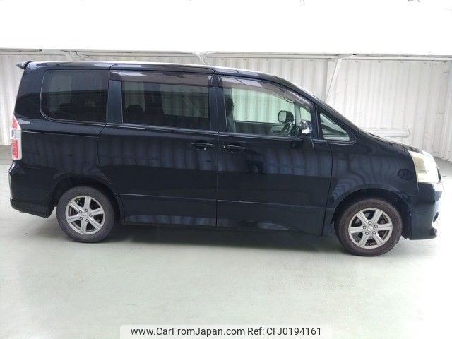 toyota noah 2007 ENHANCEAUTO_1_ea287795 image 2