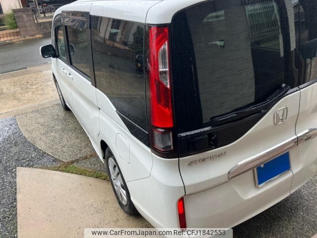 honda stepwagon 2015 CFJ1842553 image 2