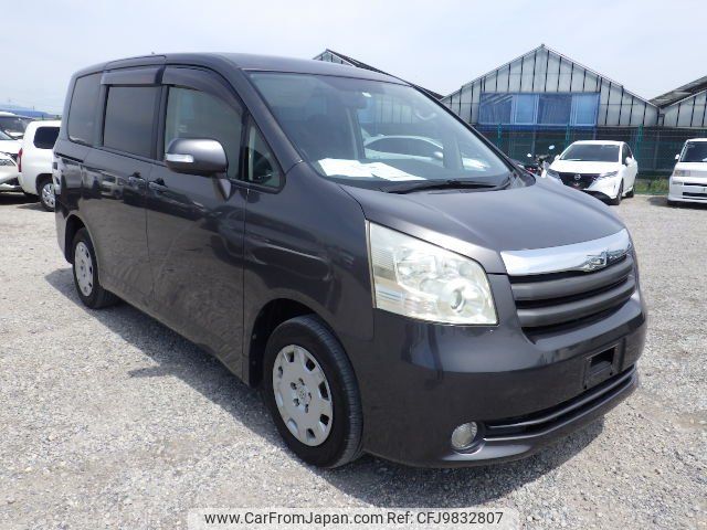 toyota noah 2009 NIKYO_KS86677 image 1