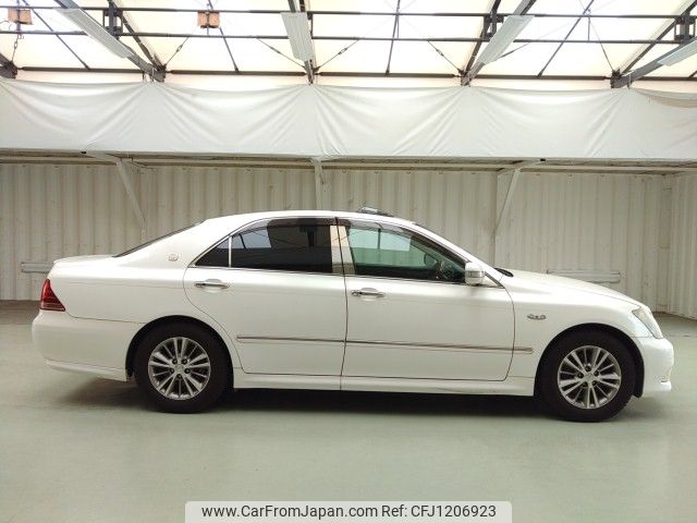 toyota crown 2006 ENHANCEAUTO_1_ea299867 image 2