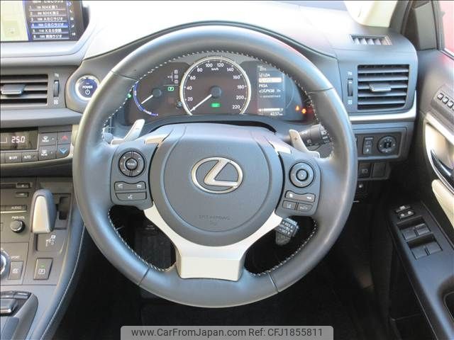 lexus ct 2022 CFJ1855811 image 2
