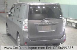 toyota voxy 2012 504928-241128142339