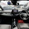 toyota c-hr 2017 quick_quick_DAA-ZYX10_ZYX10-2038589 image 3