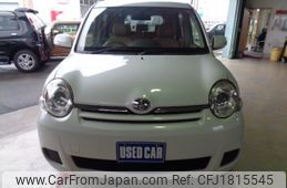 toyota sienta 2013 CFJ1815545