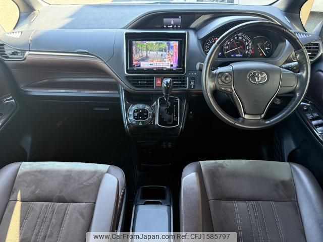 toyota esquire 2018 CFJ1585797 image 2